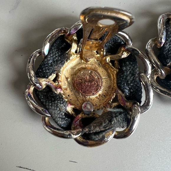 Chanel Authentic Vintage Large CC Logo Braided Leather Clip On Earrings. - Picture 6 of 6